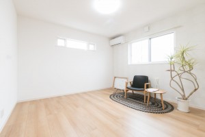 家族が集まり、温かみのあるナチュラルなお家