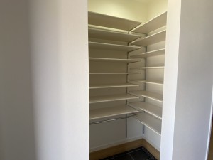 自然の眺望を最大限に取り込んだ家族との距離が近いスマートなお家