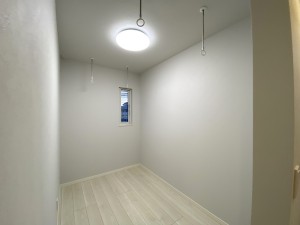 子育て中夫婦の毎日に寄り添う、子どもの成長を見守るお家